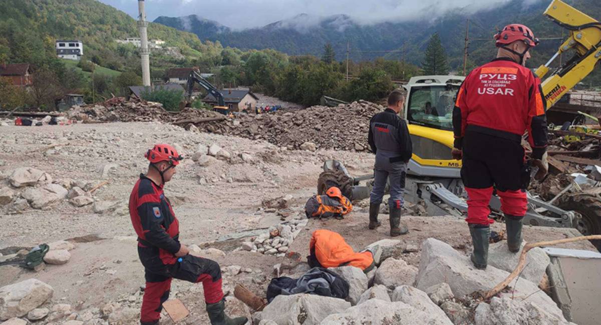 Doniraju novac svojim kolegama koje su zadesile katastrofalne poplave