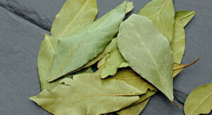 Domači sirup od lovora protiv upornog kašlja