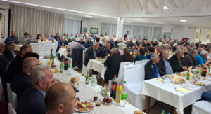 Penzioneri u Višegradu uživali u druženju, pjesmi i zabavi