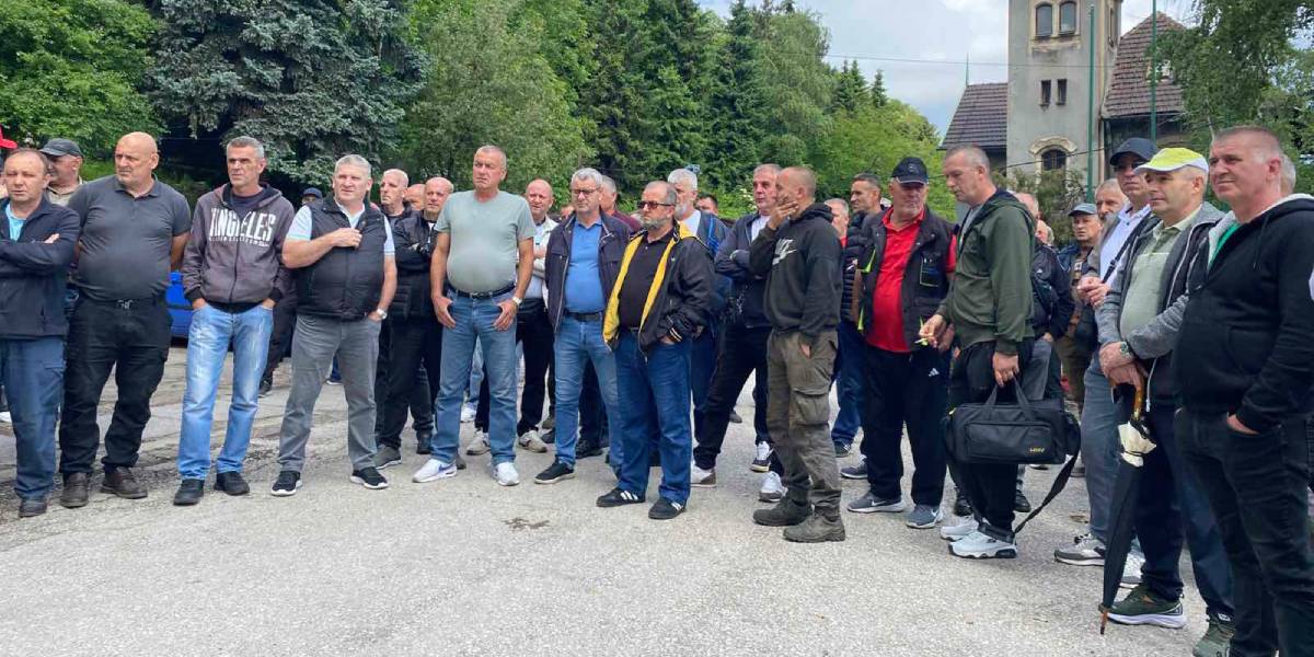Penzioneri “na čekanju” idu u štrajk glađu
